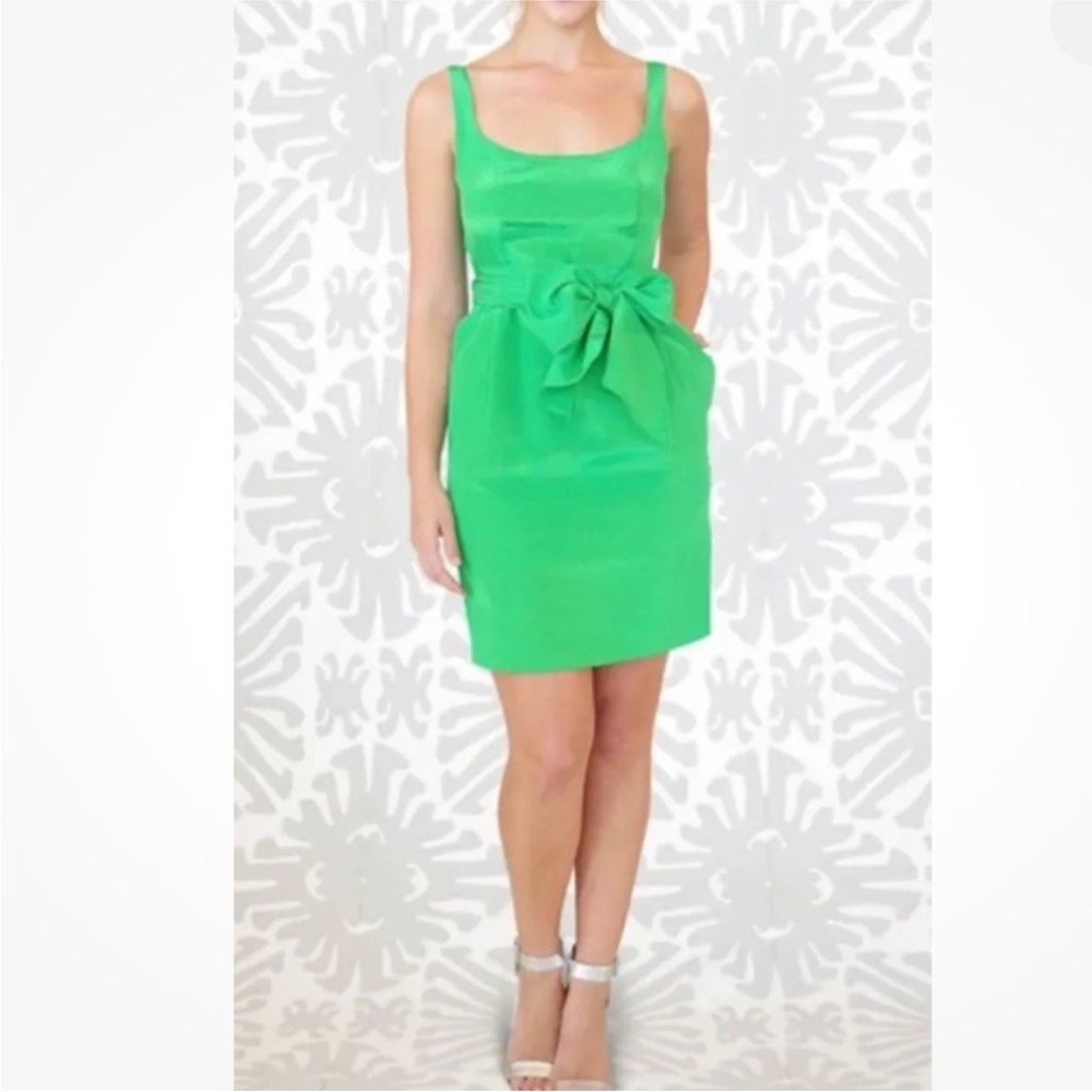 LULA KATE SHORT SHEATH DRESS
Cocktail Emerald Kelly Green Size 10